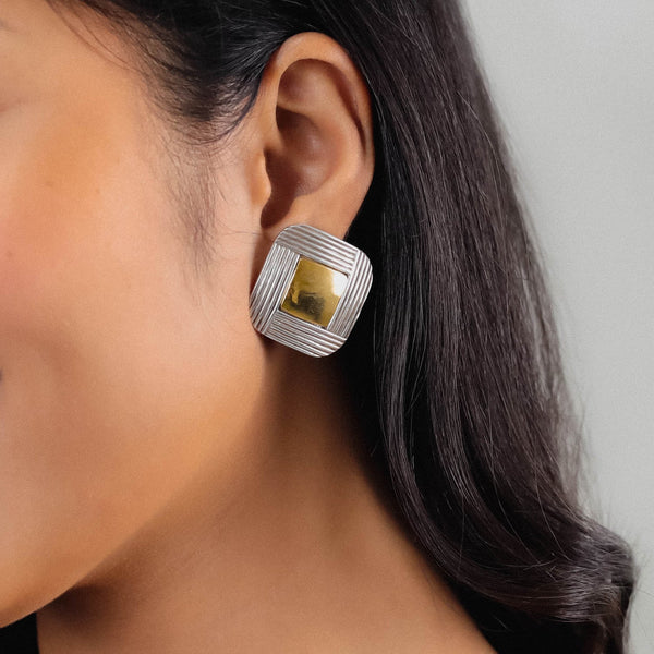 ORI TAO DANDY simple post earrings