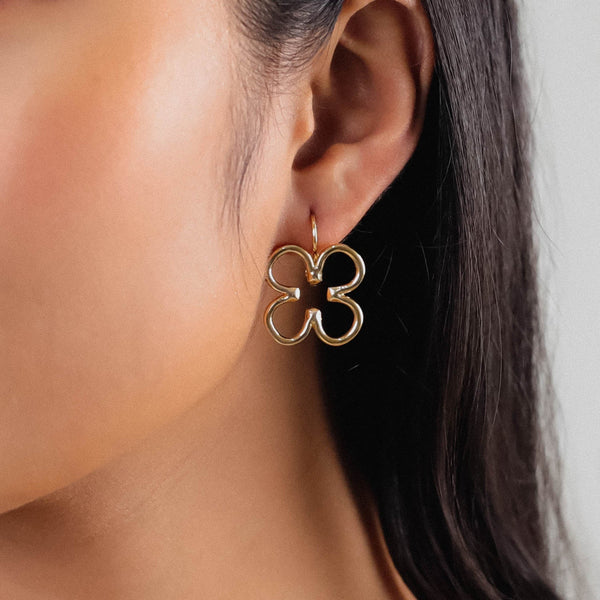 ORI TAO CLOVER french hook clover earrings (golden)