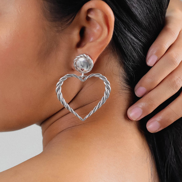 ORI TAO MERIDA big heart post earrings (silvered)