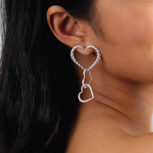 ORI TAO MERIDA 3 hearts post earrings (silvered)