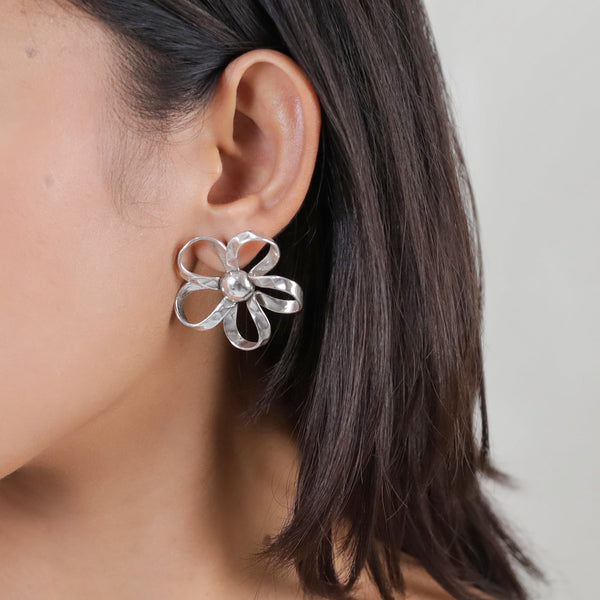 ORI TAO MOOREA big flower silvered post earrings
