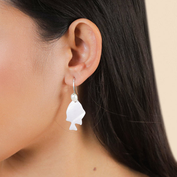 NATURE BIJOUX LES CYCLADES  shell fish hook earrings