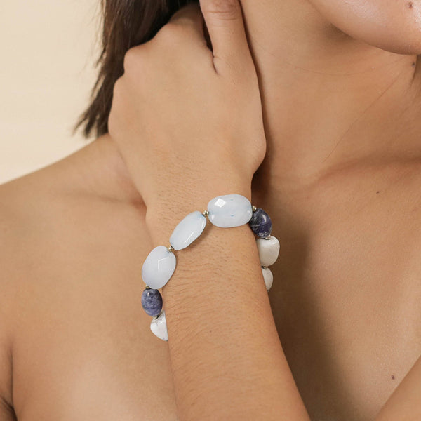 NATURE BIJOUX ARCTIQUE   stretch bracelet with dumortierite chips